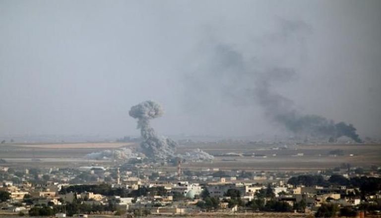 دخان متصاعد في المنطقة الحدودية بين سوريا وتركيا - رويترز