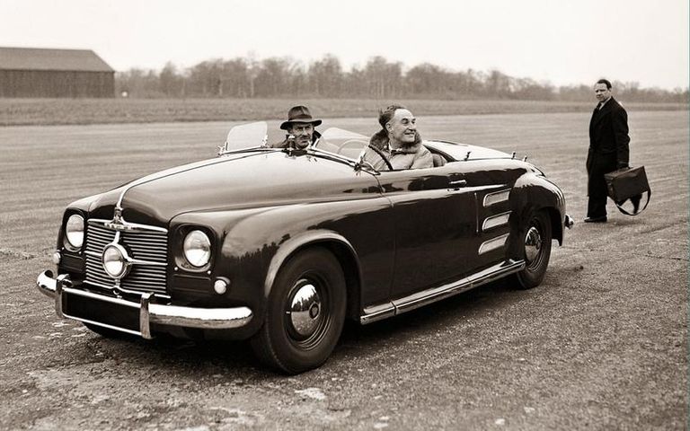 الطراز العامل بأول محرك Gas turbine أول طراز يطرح بمحرك flat-12