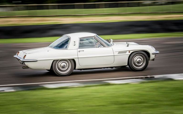 RX-Vision أول طراز يطرح بمحرك flat-12