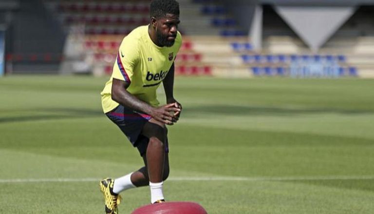 صامويل أومتيتي مدافع فريق برشلونة الإسباني