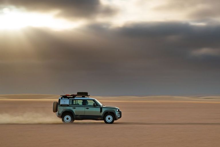 طراز لاند روفر Defender