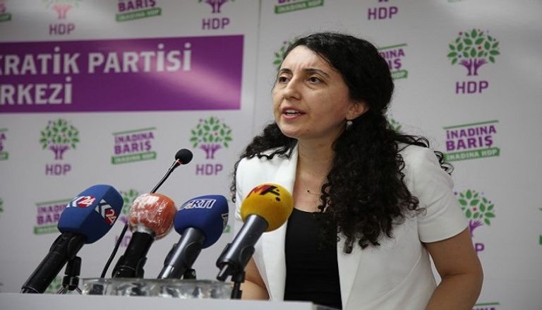 أبرو غوناي المتحدثة باسم حزب الشعوب الديمقراطي الكردي الرئيس التركي رجب طيب أردوغان -رويترز