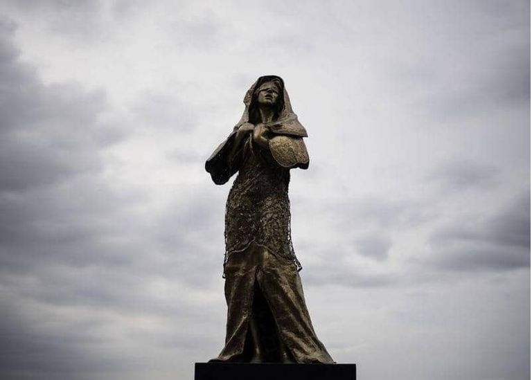 الإمبراطور ناروهيتو خلال احتفال لإحياء ذكرى مرور 75 عاما على استسلام اليابان في الحرب العالمية الثانية