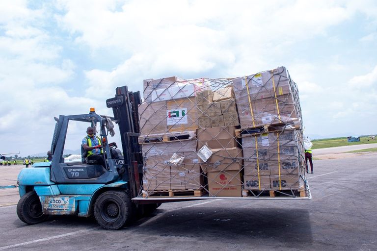 جانب من المساعدات الإماراتية