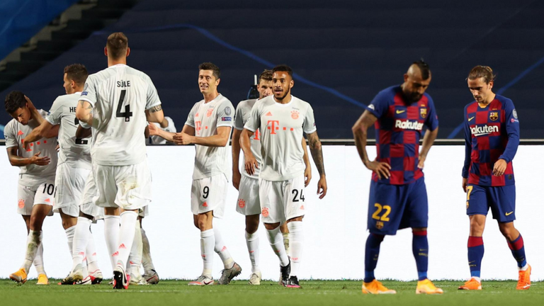 الاحتفال بأحد أهداف بايرن ميونيخ أمام برشلونة ليونيل ميسي أمام بايرن ميونيخ