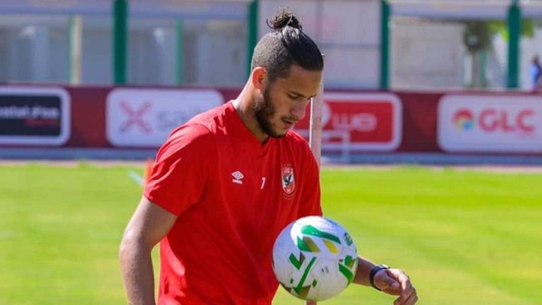 رمضان صبحي لاعب الأهلي المصري السابق شريف إكرامي حارس الأهلي المصري