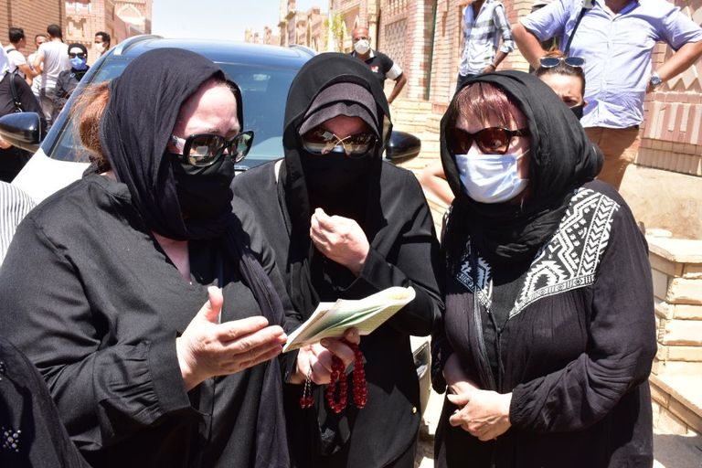 نجوم الفن في وداع شويكار