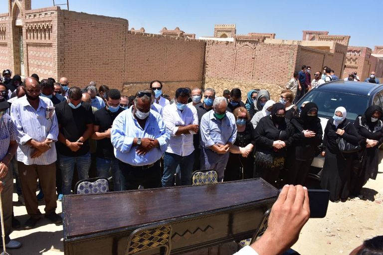 نجوم الفن في وداع شويكار