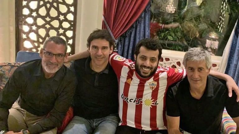 سيتين مع تركي آل الشيخ كيكي سيتين مدرب برشلونة