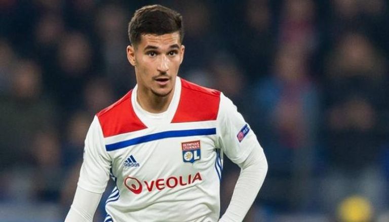 حسام عوار لاعب ليون منتخب الجزائر