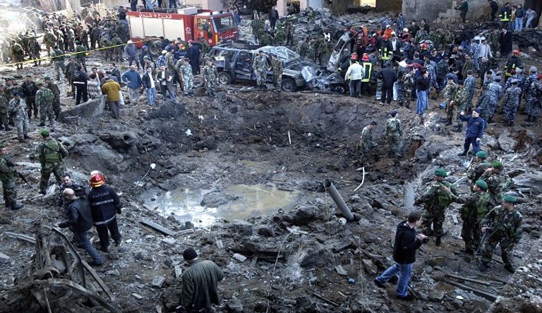 موقع استهداف الراحل رفيق الحريري في بيروت - أرشيفية رئيس الحكومة اللبنانية الراحل رفيق الحريري- أرشيفية