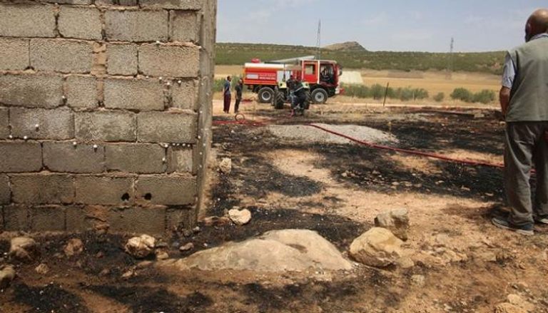 جانب من الخسائر التي خلفها الحريق على مزرعة الكاتب الجزائري محمد جربوعة