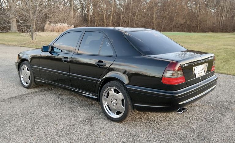 طراز C43 AMG طراز بي إم دبليو 850i