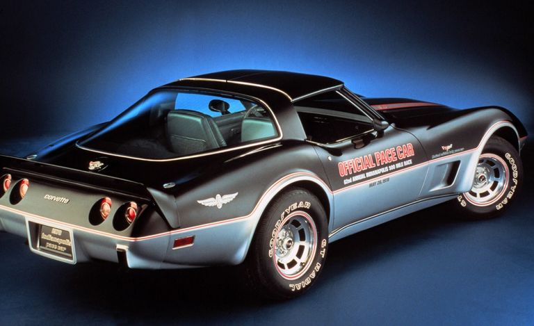 طراز كورفيت Z06 في المقدمة