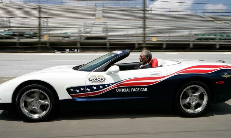 طراز كورفيت Z06 في المقدمة