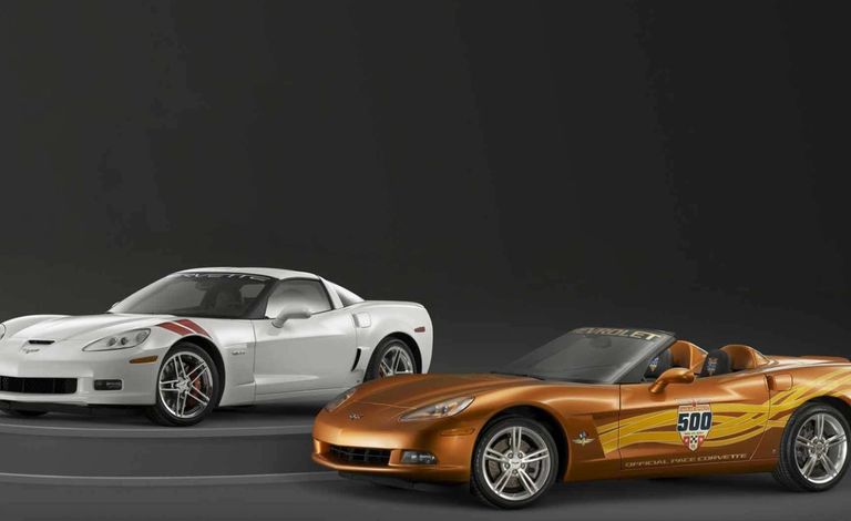 طراز كورفيت Z06 في المقدمة