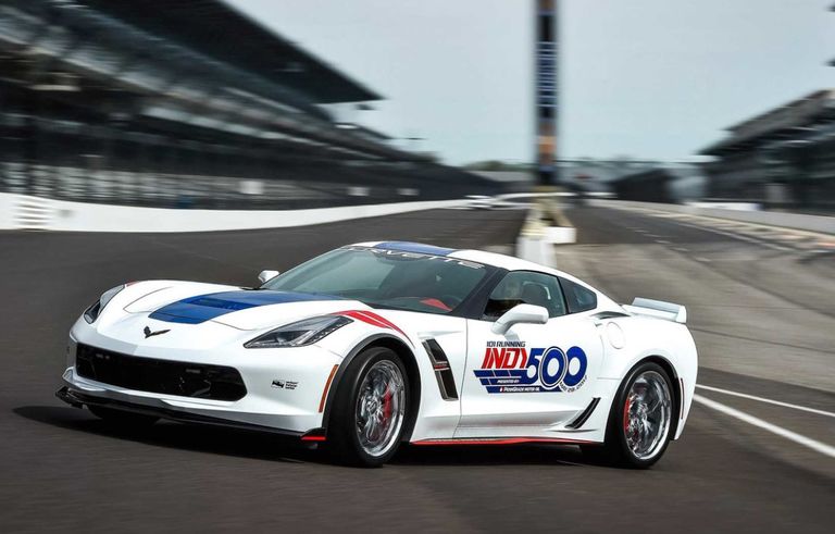 طراز كورفيت Z06 في المقدمة