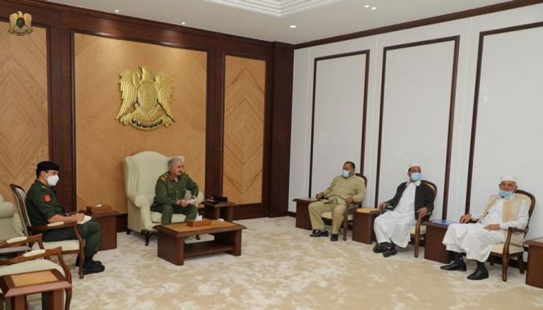 شيوخ الجفرة في زيارة للقيادة العامة للجيش الليبي