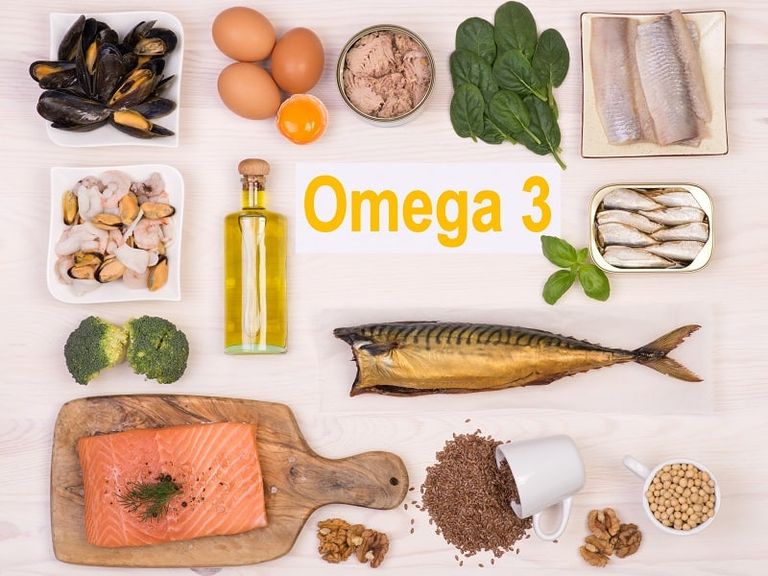أطعمة تحتوي على أوميجا 3 لتقوية الجهاز المناعي للجسم - تعبيرية الأغذية الطبيعية الغنية بالفيتامينات والمعادن تقوي جهاز المناعة