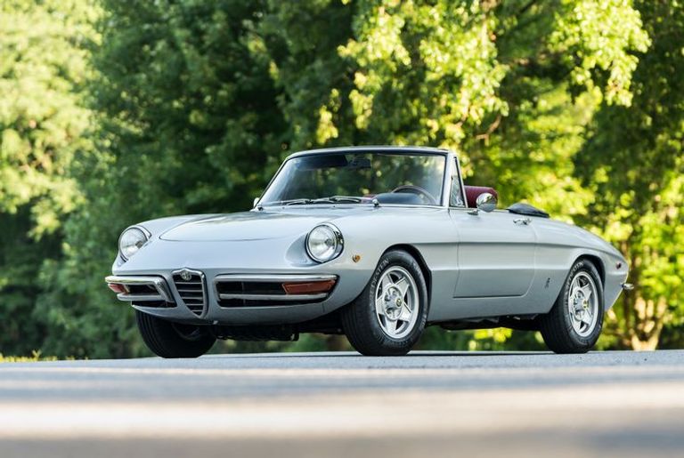 ألفا روميو "سبايدر" طراز ألفا روميو 33 Stradale