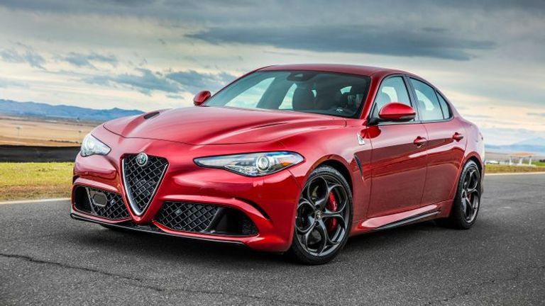 الفا روميو Giulia Quadrifoglio طراز ألفا روميو 33 Stradale
