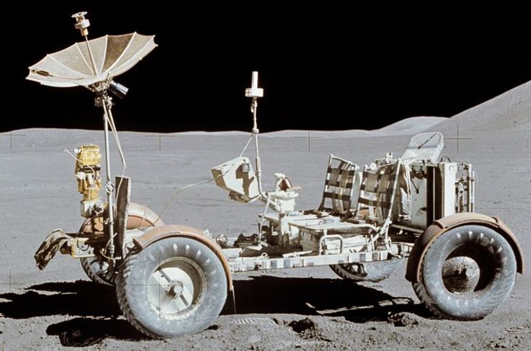 Lunar Roving Vehicle طراز Scottish Aviation Scamp الكهربائي