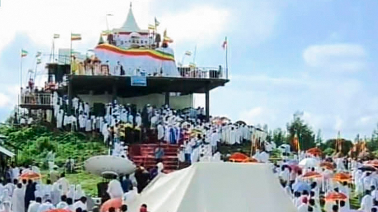 احتفال مسيحيو إثيوبيا بمهرجان "بوهي" على جبل طابور في إقليم أمهرة شمال البلاد  وزيرة السياحة والثقافة الإثيوبية هيروت كاسا