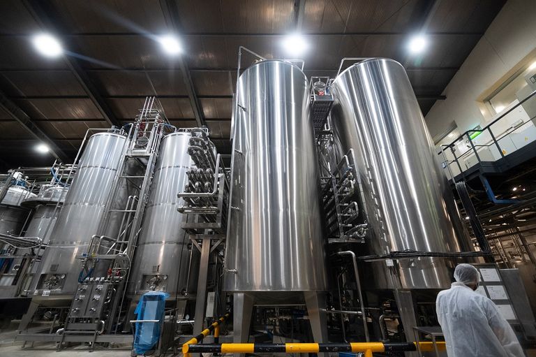 صهاريج لإنتاج عصير "جازباتشو"