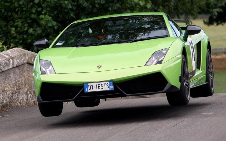 سيارة أستون مارتن DB7