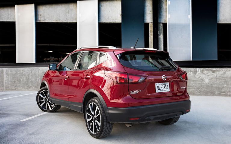 سيارة أستون مارتن DB7