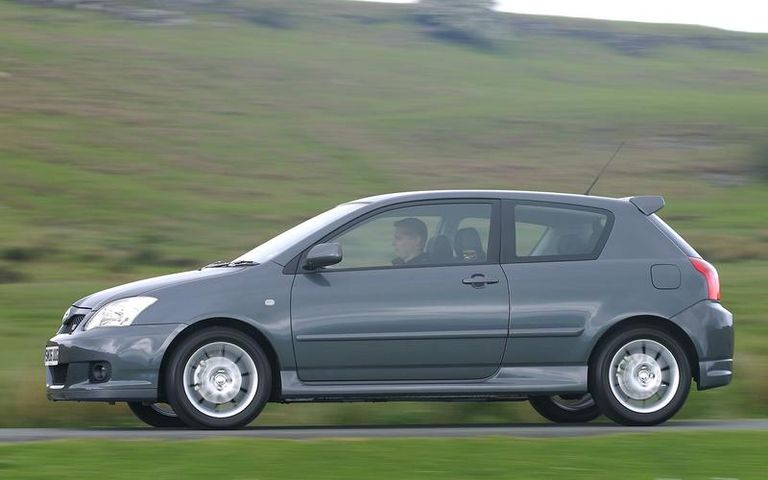 سيارة أستون مارتن DB7