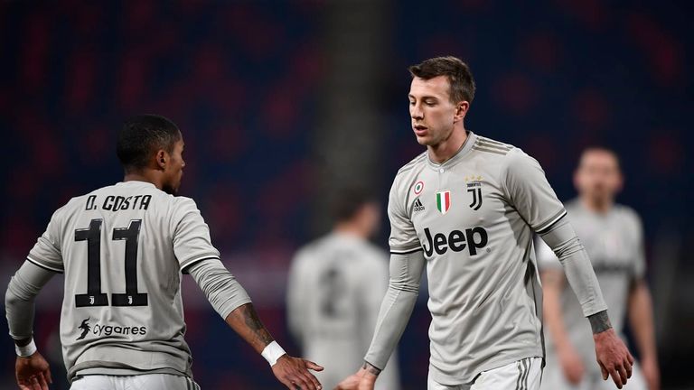 برنارديسكي ودوجلاس كوستا يقتربان من توديع يوفنتوس