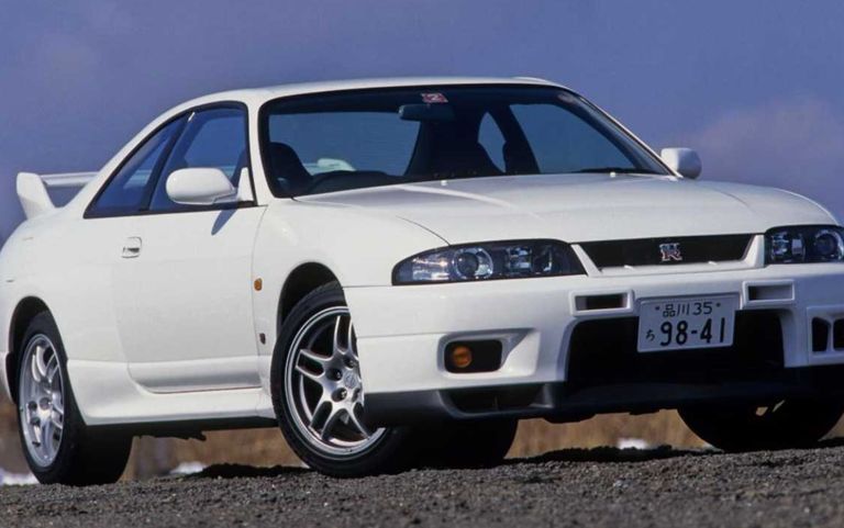 طراز Skyline GT-R (R33) طراز ألفا روميو سبايدر GTV