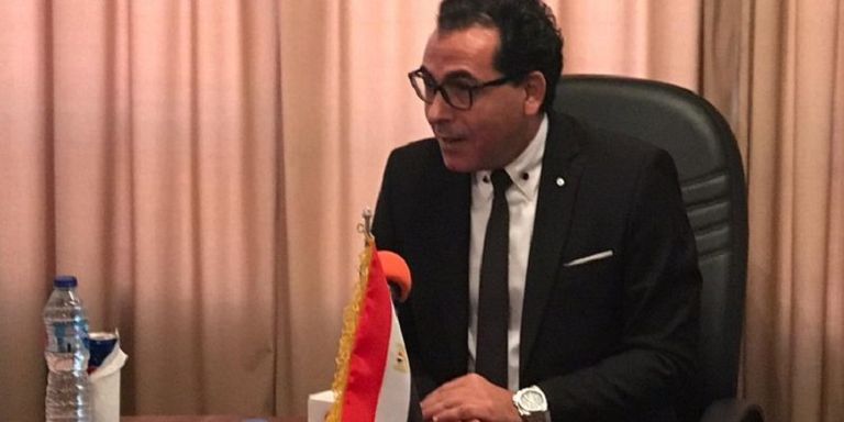 صلاح السقا محامي زوج الفنانة هالة صدقي هالة صدقي وأولادها - أرشيفية