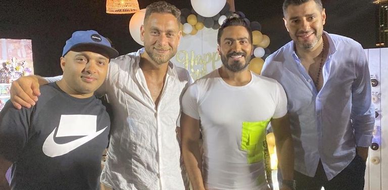 الفنان المصري تامر حسني وزوجته بسمة بوسيل