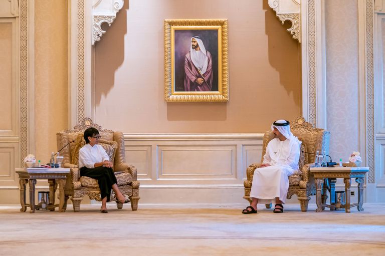 مباحثات إمـاراتية إندونيـسية حول سبل تعزيز العلاقات المشتركة مباحثات إماراتية إندونيسية حول سبل تعزيز العلاقات المشتركة