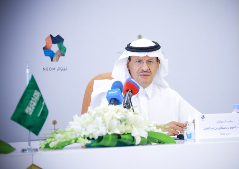 الأمير عبدالعزيز بن سلمان وزير الطاقة السعودي توقيع مذكرة تفاهم بين وزارة الطاقة السعودية وشركة نيوم