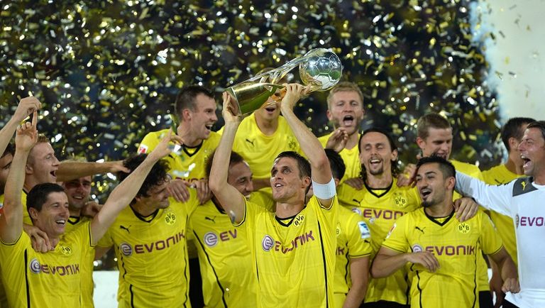 بروسيا دورتموند حرم بايرن ميونيخ من السداسية التاريخية في 2013 بايرن ميونيخ بطل دوري أبطال أوروبا