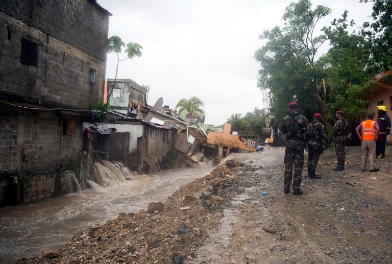 العاصفة لورا تضرب هايتي مصحوبة بأمطار غزيرة