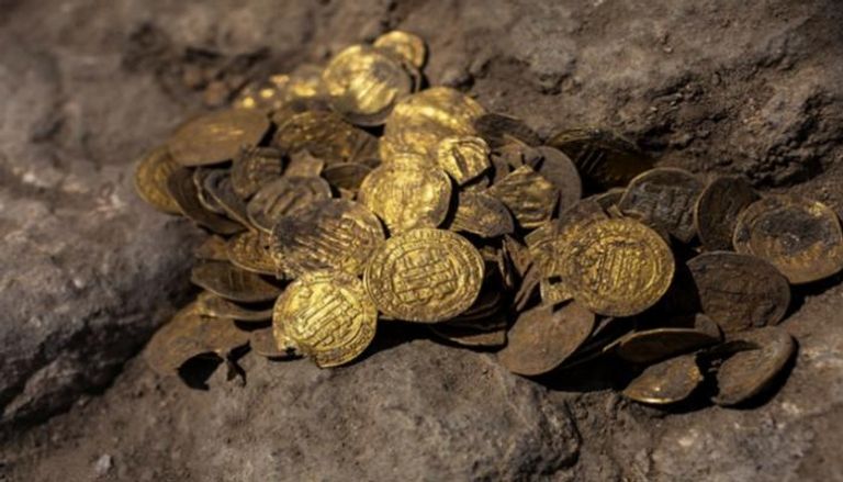 العملات الذهبية التي تم العثور عليها 