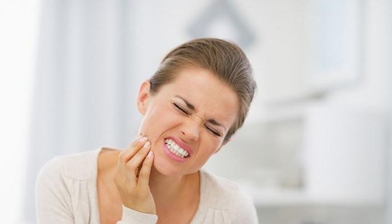 التوتر النفسي واضطرابات النوم من أسباب صرير الأسنان