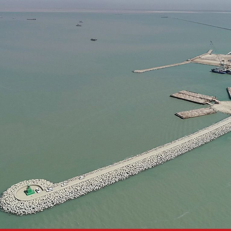 كاسر الأمواج العراقي يدخل جينتس