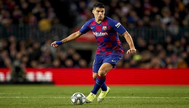 لويس سواريز يقترب من الرحيل عن الكامب نو لويس سواريز لاعب برشلونة الإسباني