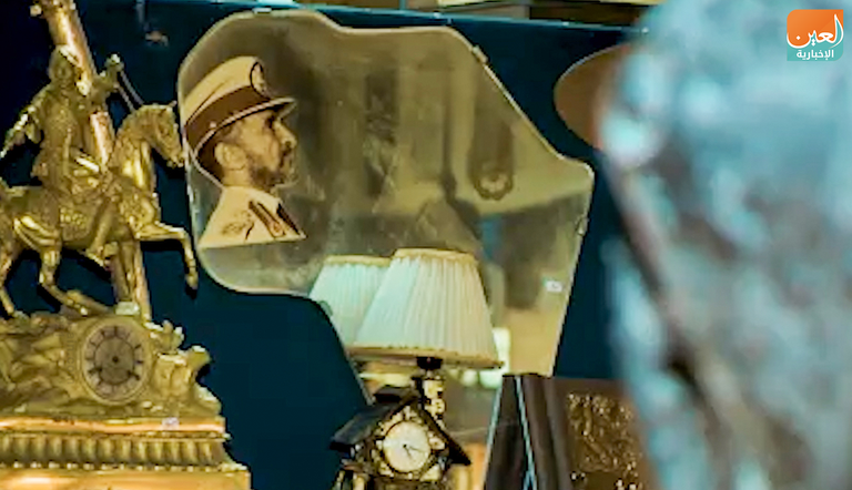 تحف ومقتنيات ثمينة داخل قصر "جوبلي الوطني" للإمبراطور هيلا سيلاسي، وسط العاصمة الإثيوبية أديس أبابا