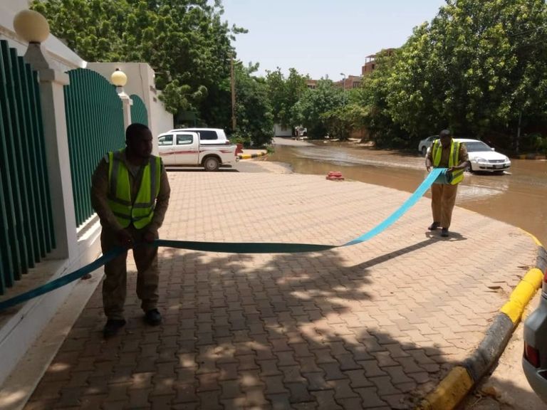 النيل يجتاح قلب الخرطوم لأول مرة