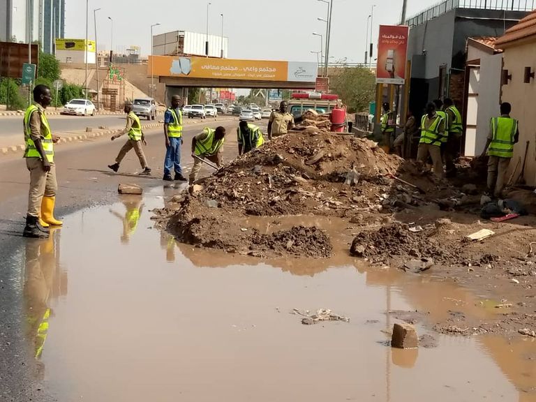 النيل يجتاح قلب الخرطوم لأول مرة