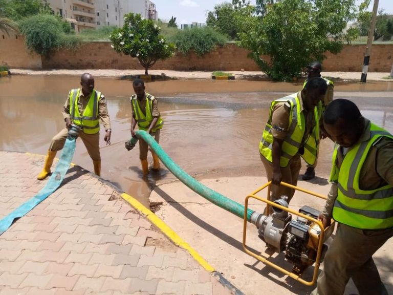 النيل يجتاح قلب الخرطوم لأول مرة