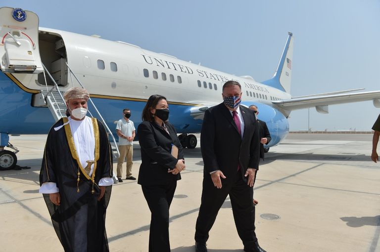 جانب من وصول مايك بومبيو إلى سلطنة عمان 