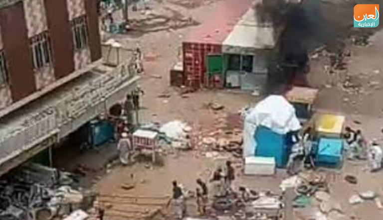 الدخان يتصاعد من سوق كسلا