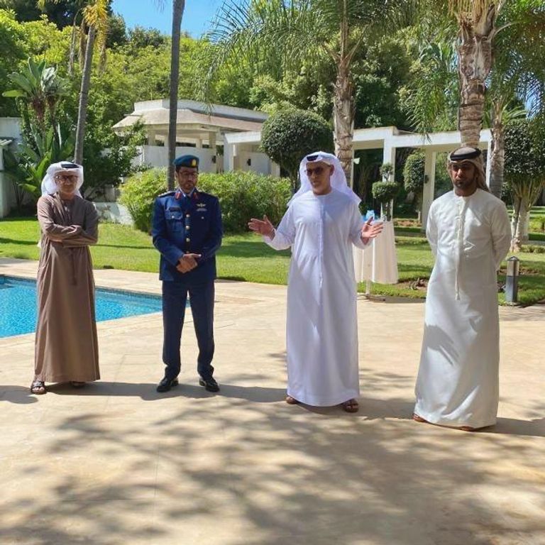 سفير الإمارات لدى المغرب يكرم الملحق العسكري